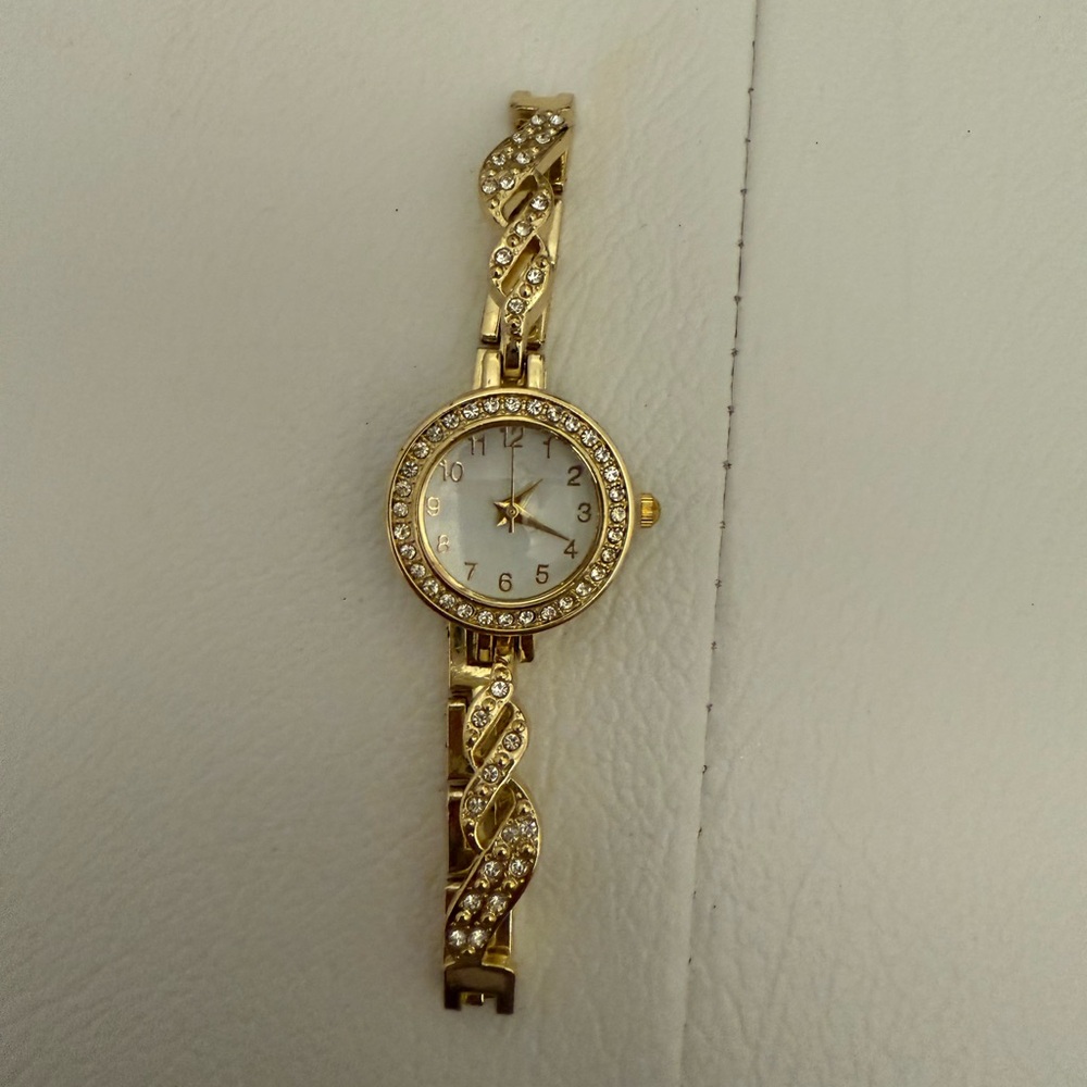 Elegant Gold Women's Watch